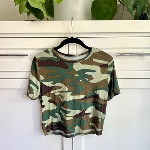 New, never worn Nasty Gal camo crop top t-shirt, M